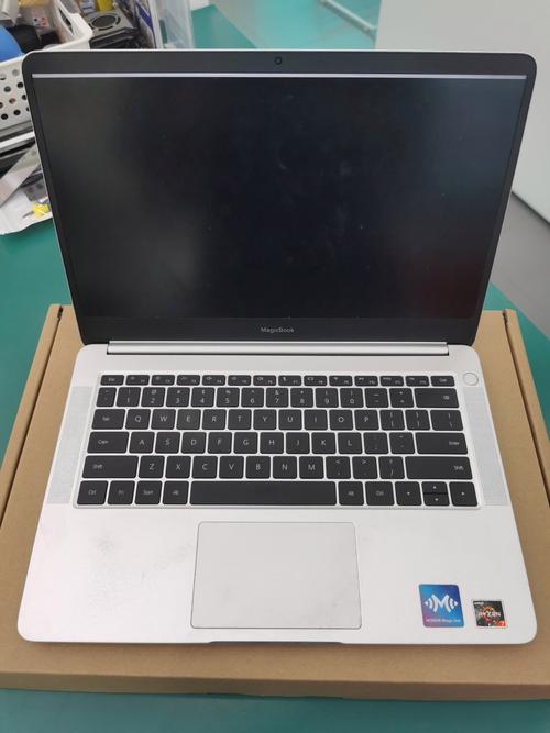 笔记本电脑屏幕坏了修要多少钱