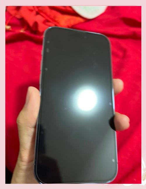 苹果手机不贴膜屏幕容易花吗