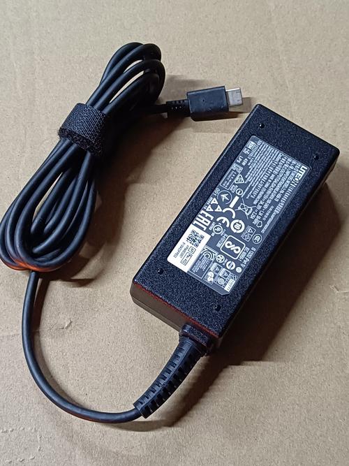 笔记本电脑充电器可以托运吗