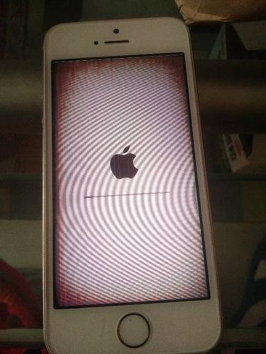 苹果手机屏幕失灵乱跳乱点