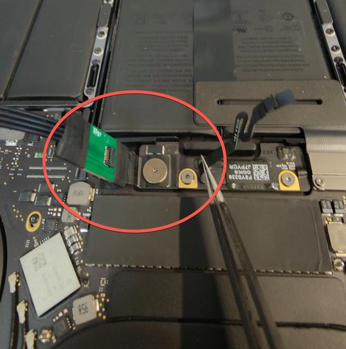笔记本电脑电池在哪个位置