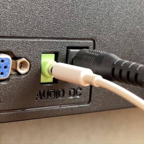 电脑连电视hdmi没声音