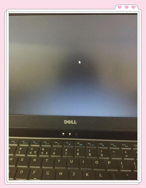 为什么电脑开机屏幕是黑的