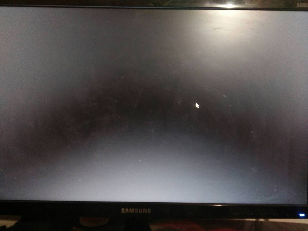 电脑突然黑屏但是有声音