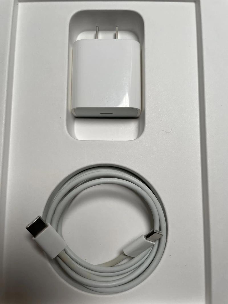 苹果笔记本充电器通用吗