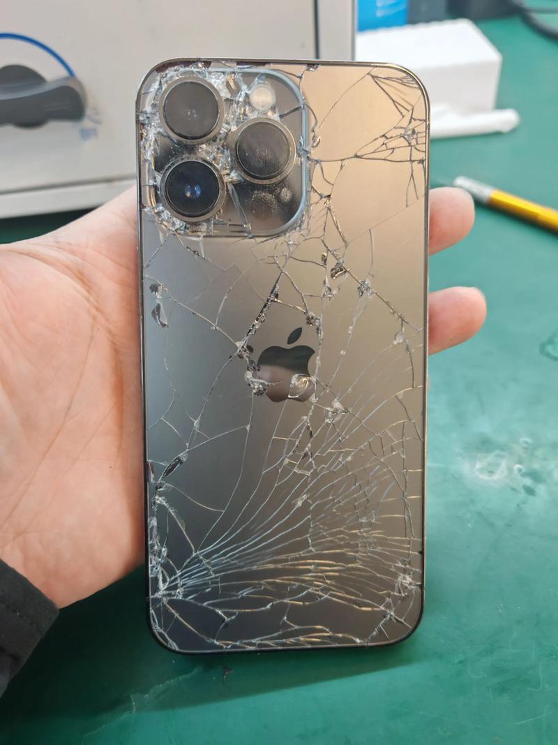 苹果8换后盖玻璃多少钱