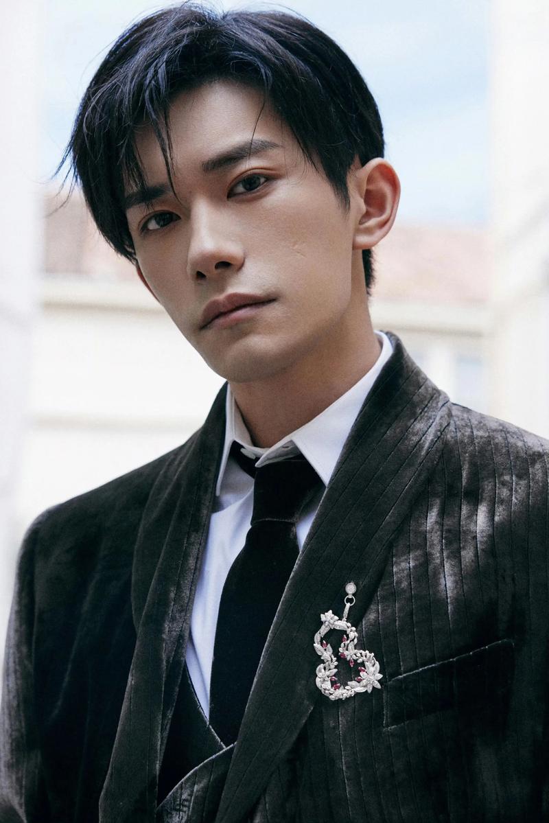 易烊千玺用的是什么手机