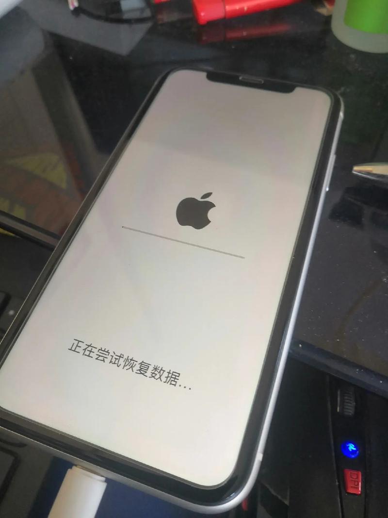 苹果六开机显示白苹果