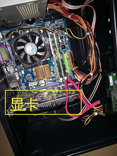 台式电脑显卡在什么位置